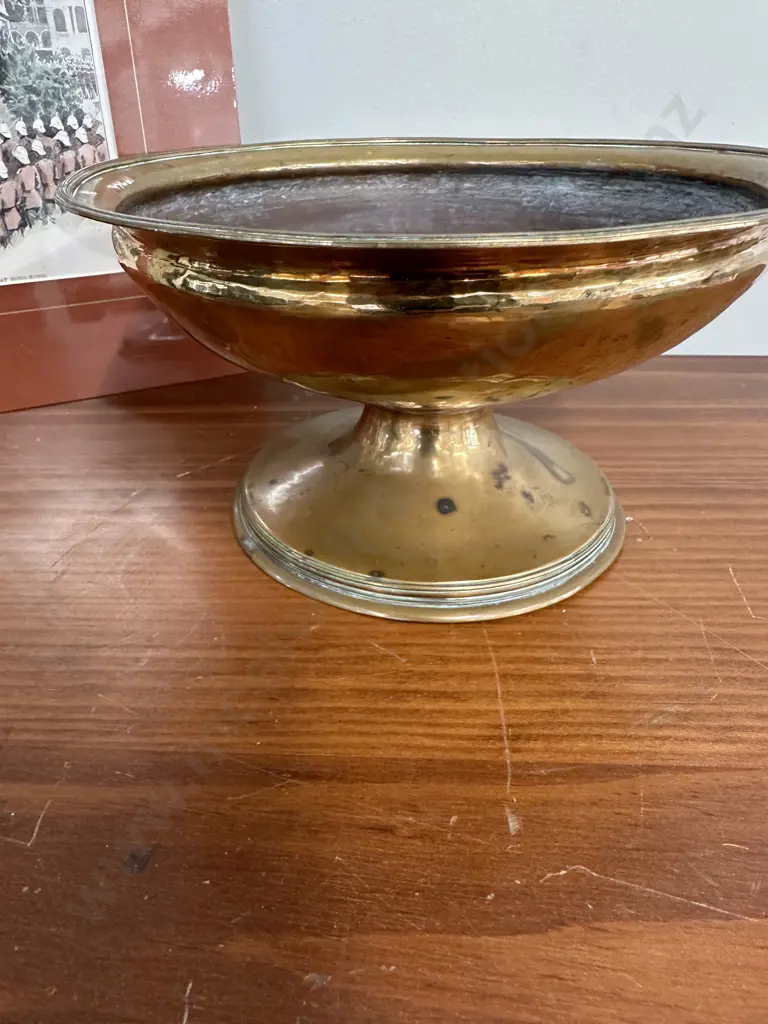 Brass Pedestal Bowl H13cm, Diam24cm, With Artwork "Jubilee Statue Of The Queen Unveiled At Hong Kong" Image 1++