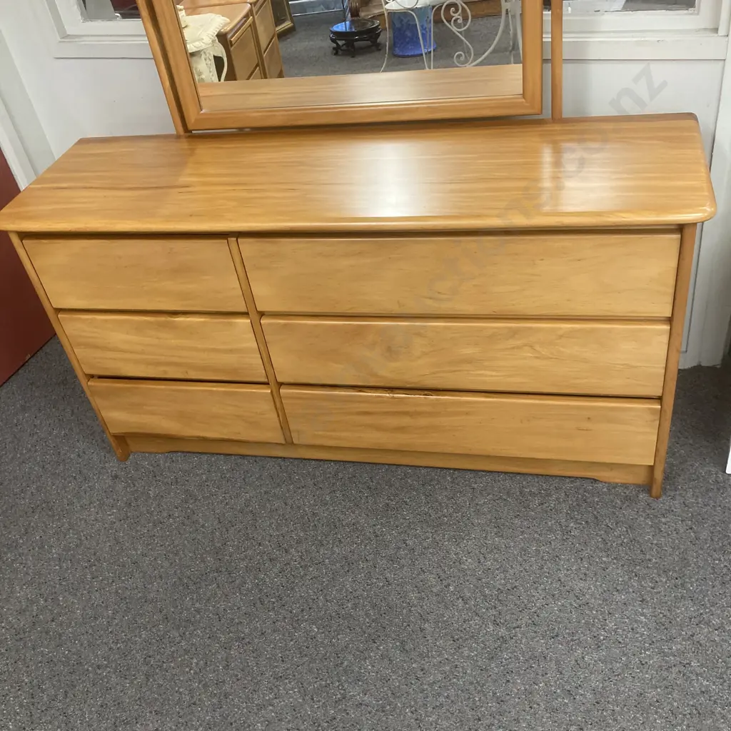 Danske Mobler Solid Rimu 6 Drawer Dressing Table, 167 x 137.5cm Image 1++