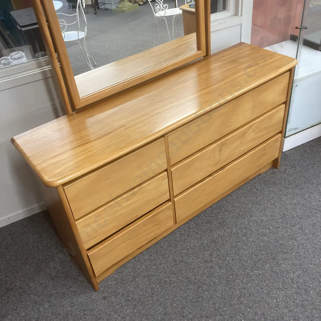 Danske Mobler Solid Rimu 6 Drawer Dressing Table, 167 x 137.5cm Image 1++