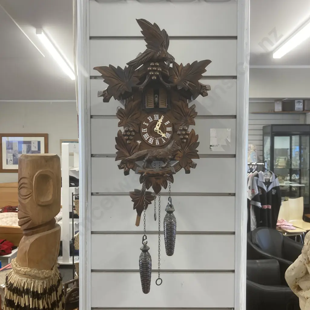Wooden Cuckoo Clock, Battery Operated Image 1++