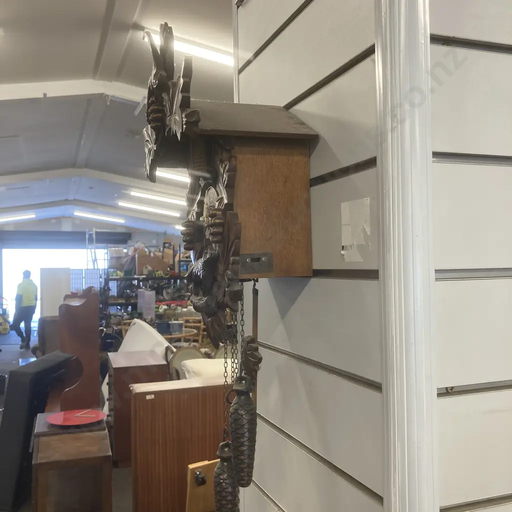 Wooden Cuckoo Clock, Battery Operated Image 1++