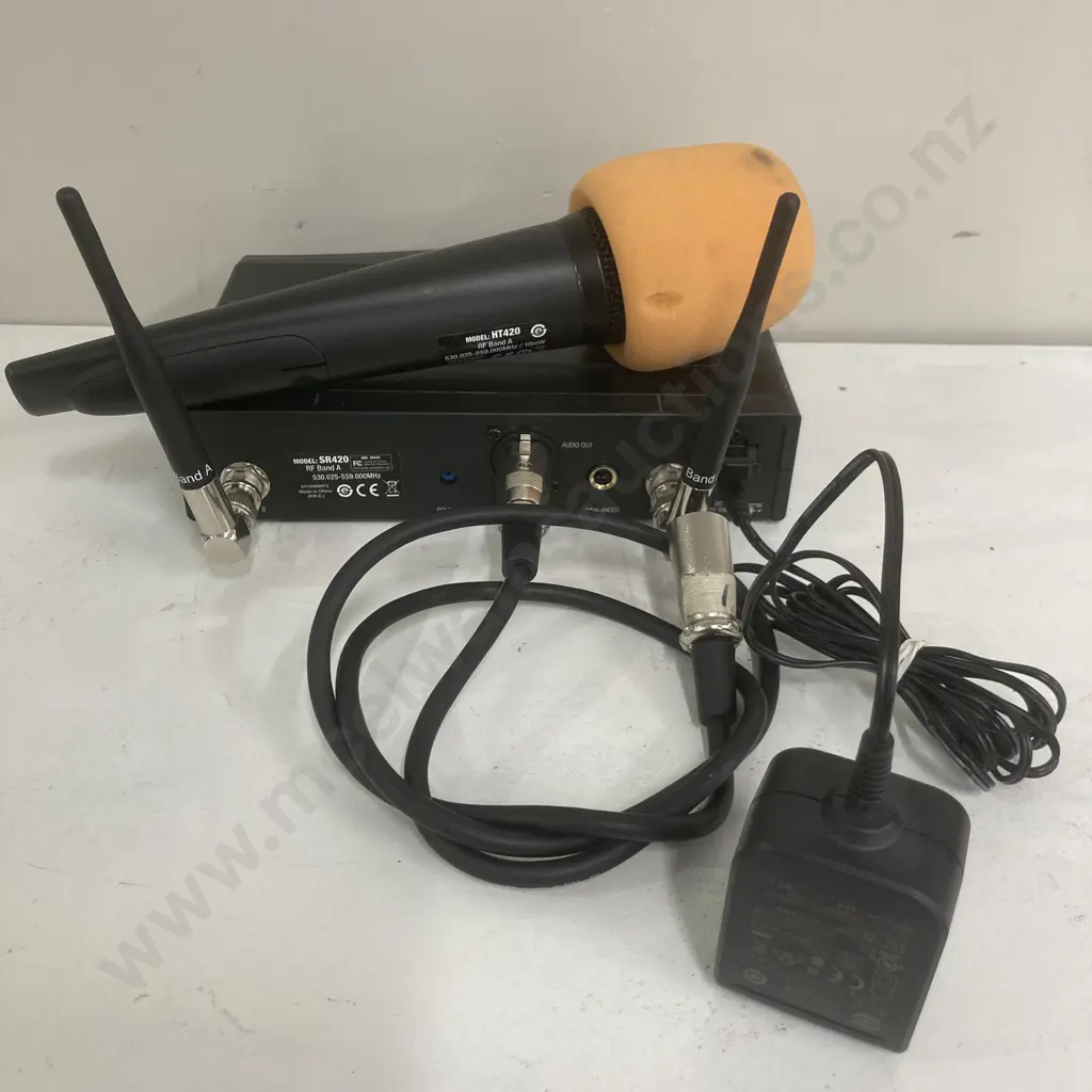 AKG HT420 Wireless Microphone & SR420 Stationery Reciever Image 1++