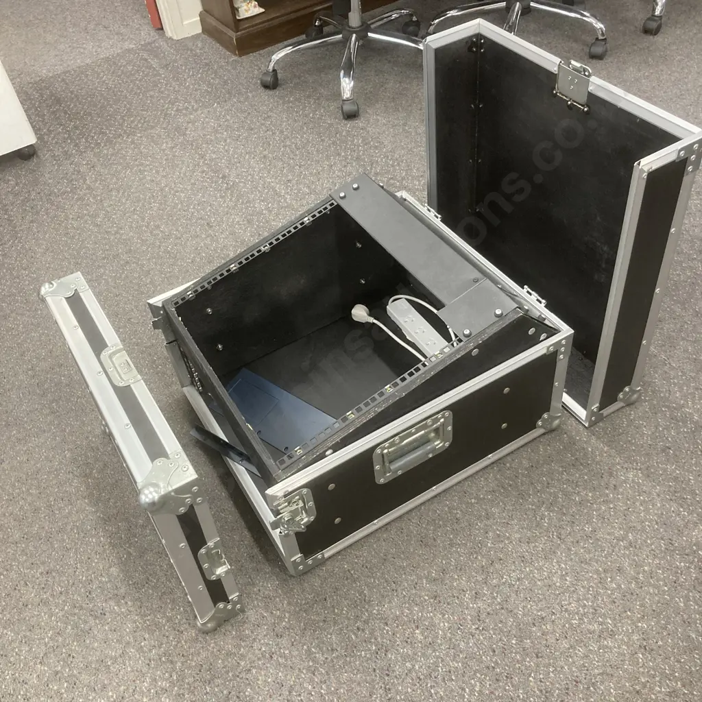 Proel DJ Rack Mixer Case, External Measurements H41 W55 D68cm, Recessed Steel Galvanized Butterfly Style Latches Image 1++
