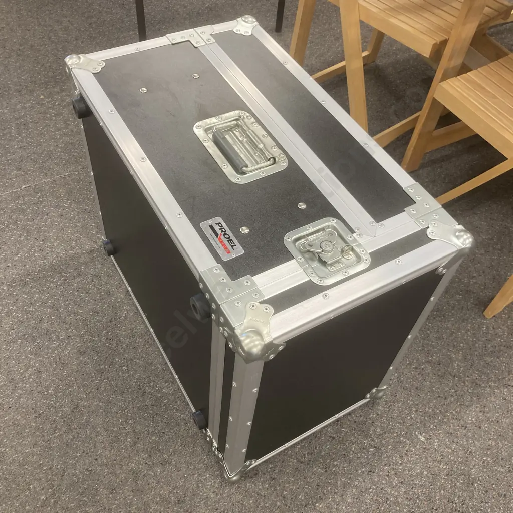 Proel DJ Rack Mixer Case, External Measurements H41 W55 D68cm, Recessed Steel Galvanized Butterfly Style Latches Image 1++