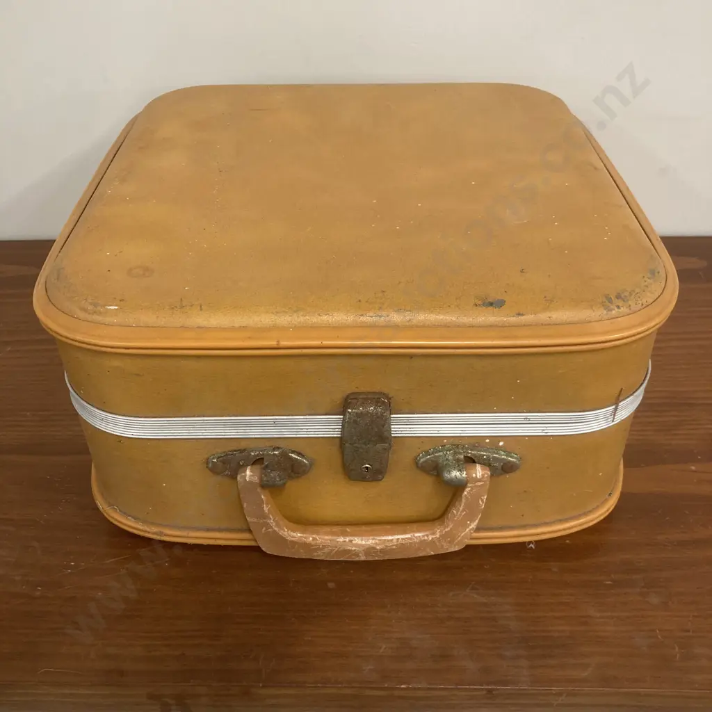 Vintage 1970's Poweray Electrical Record Player In Vinyl Case Image 1++