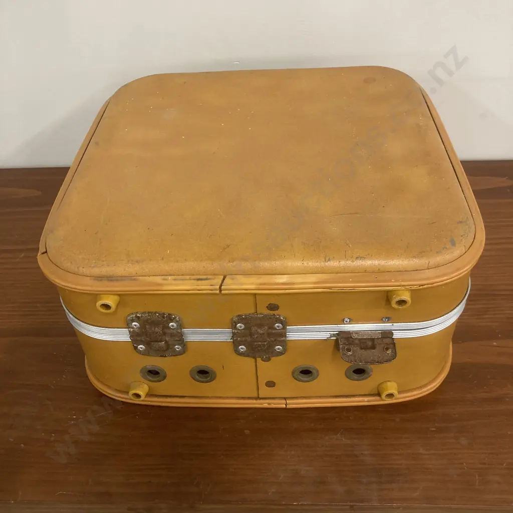 Vintage 1970's Poweray Electrical Record Player In Vinyl Case Image 1++