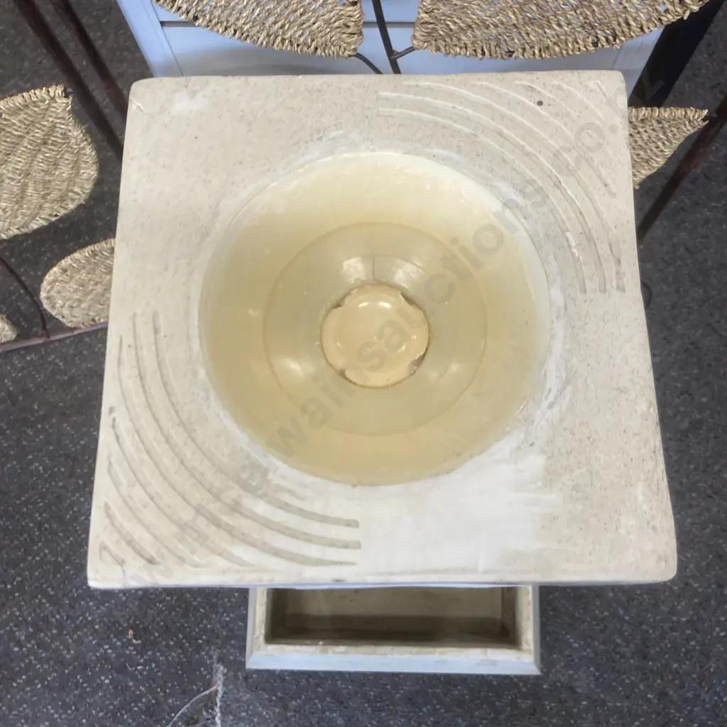 Water Feature With Pump, Resin Pillar With Sphere At Top, H102cm Image 1++
