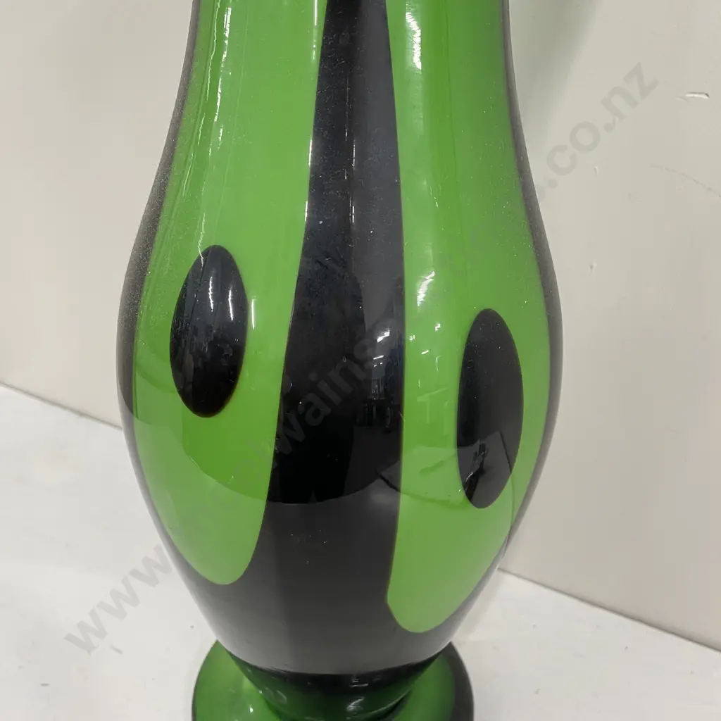 Stunning Large Art Glass Vase. Lime green and black decoration. H40cm Image 1++