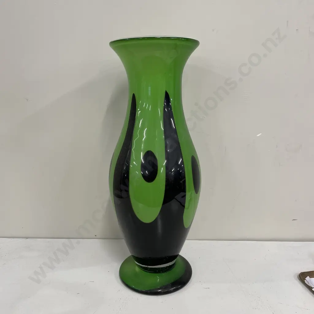 Stunning Large Art Glass Vase. Lime green and black decoration. H40cm Image 1++