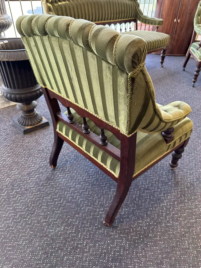 Rare Victorian Aesthetic Movement Sofa & Pair of Armchairs Image 1++