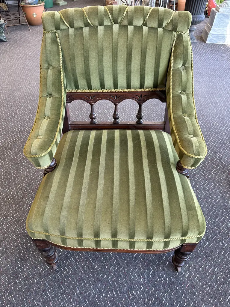 Rare Victorian Aesthetic Movement Sofa & Pair of Armchairs Image 1++