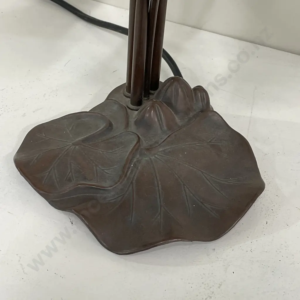 Tiffany Style Tulip Glass Lamp. Working Condition. Image 1++