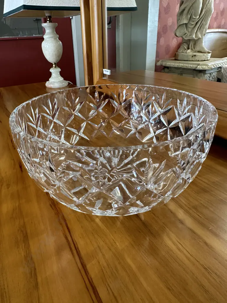 Webb Corbett Crystal Bowl H10cm, Diam20cm. Image 1++