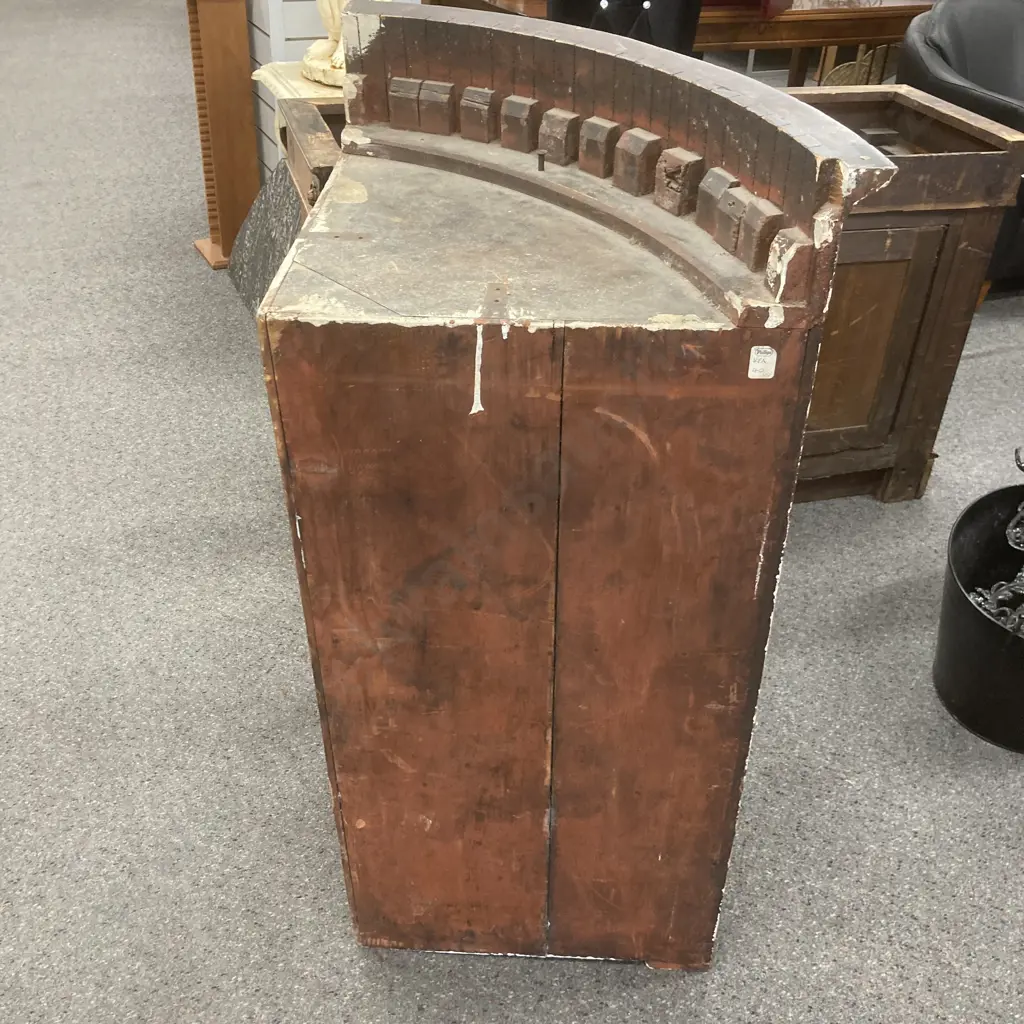 Georgian Mahogany Hanging Corner Cabinet With A Curved Front & Double Doors, With Key (As Found) H112 W73 D51cm Image 1++
