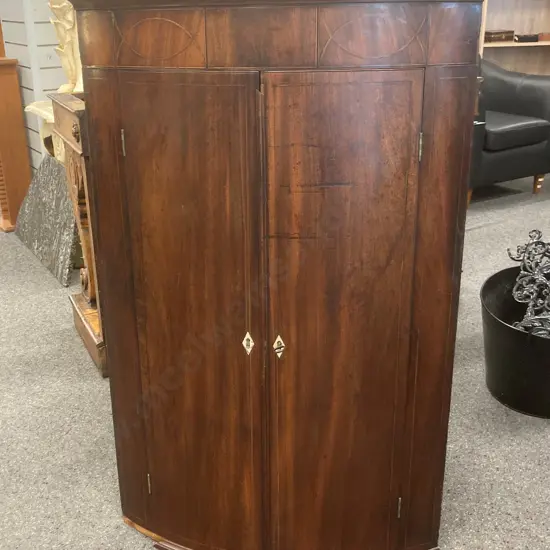Georgian Mahogany Hanging Corner Cabinet With A Curved Front & Double Doors, With Key (As Found) H112 W73 D51cm