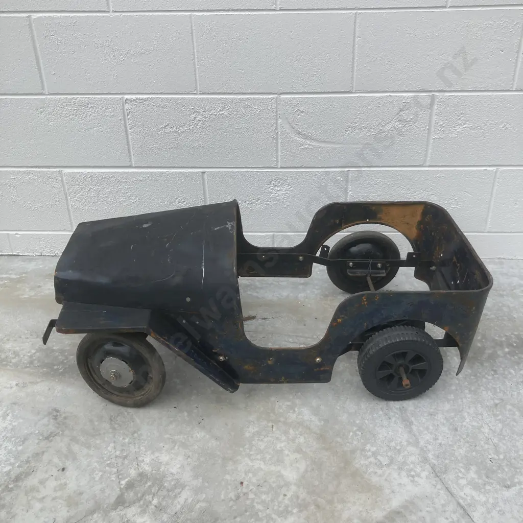 Tin Kids Jeep In Vintage Condition Image 1++