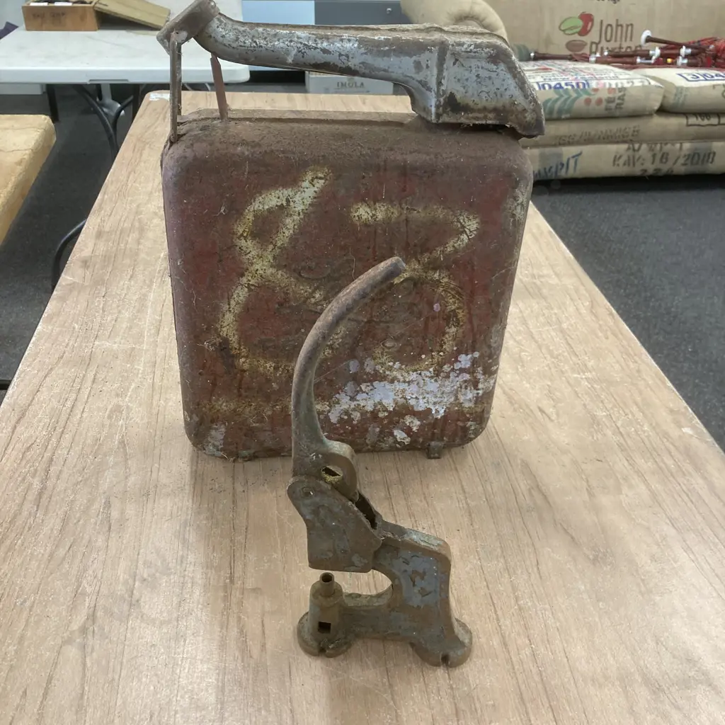 Vintage Lesco Pour A Can & a Rex Dome Punch Image 1++