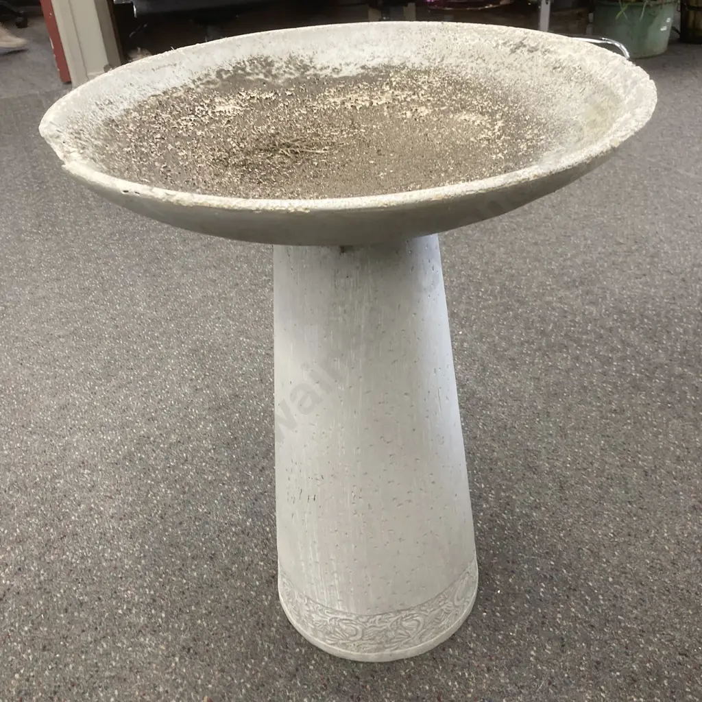 Birdbath (Chip On 1 Side Of Bowl), 61 x 49cm Image 1++