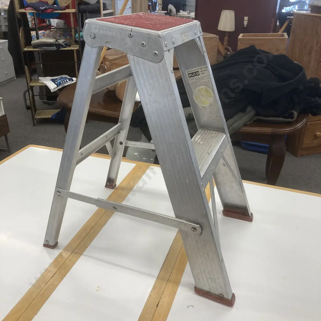 Alco Aluminium Step Ladder, 2-Step Image 1++