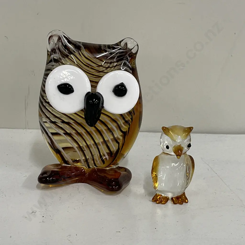 Two Art Glass Owls. H11cm and 5cm Image 1++