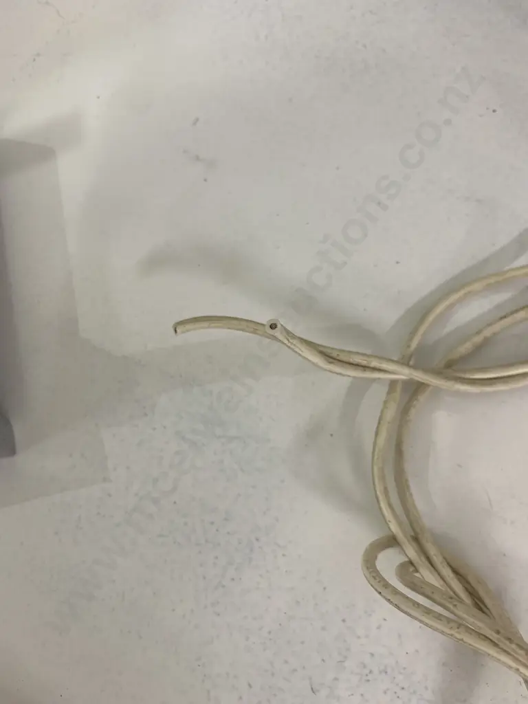 Art Deco Table Lamp (Needs Plug) Image 1++