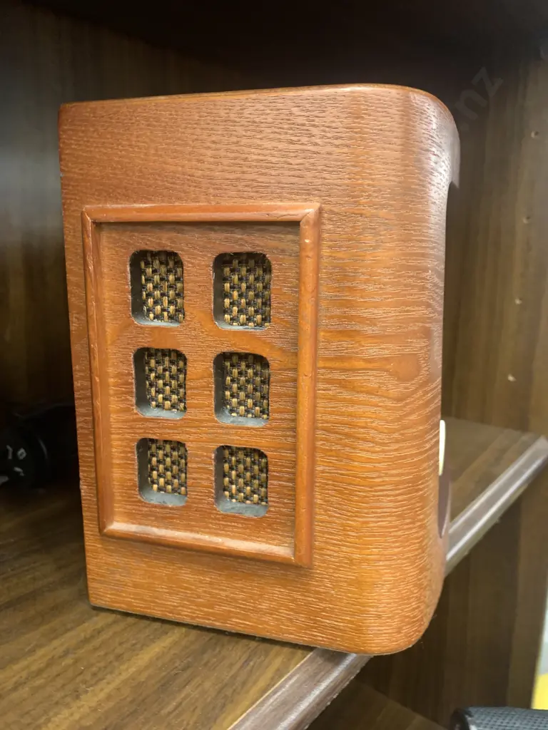 Vintage Radio Am/Fm Model CR.077 Image 1++