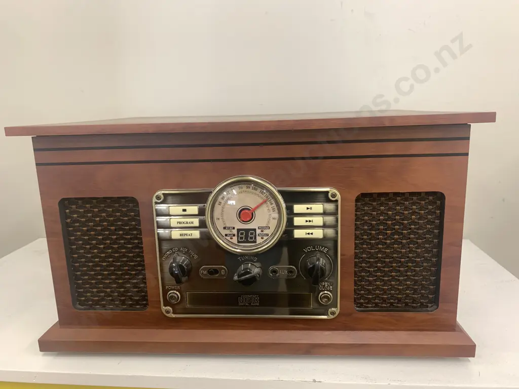 Vintage Record, Radio & CD Player Model ITVS200B Image 1++