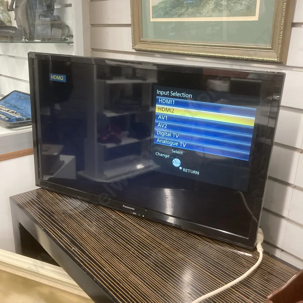 Panasonic 32" TV (No Remote or Stand) Image 1++