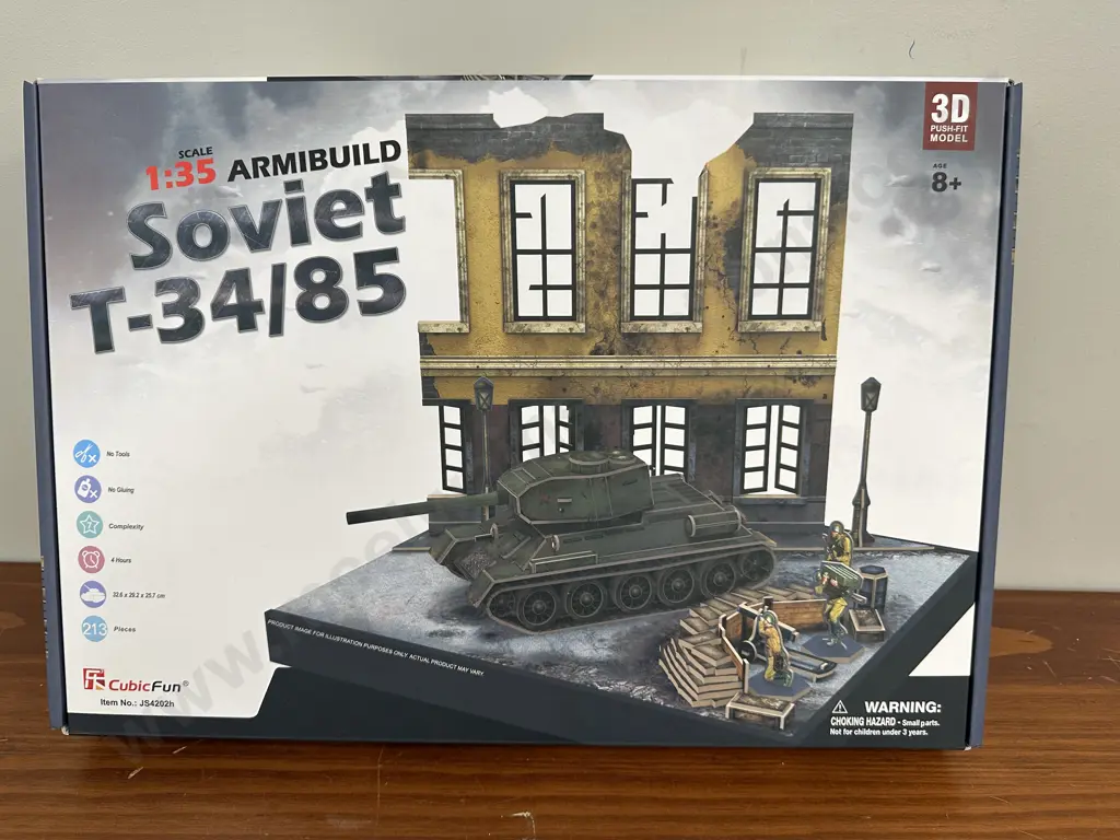 New In Box 1:35 Armibuilt Soviet T-34/85 3 D Push Fit Model Image 1++