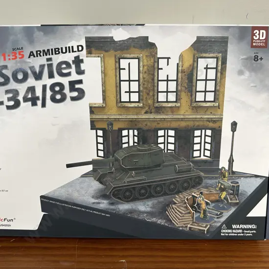 New In Box 1:35 Armibuilt Soviet T-34/85 3 D Push Fit Model