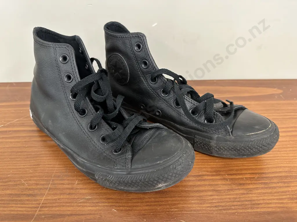Black Converse Boots Mens Size 6 Ladies Size 8  Image 1++