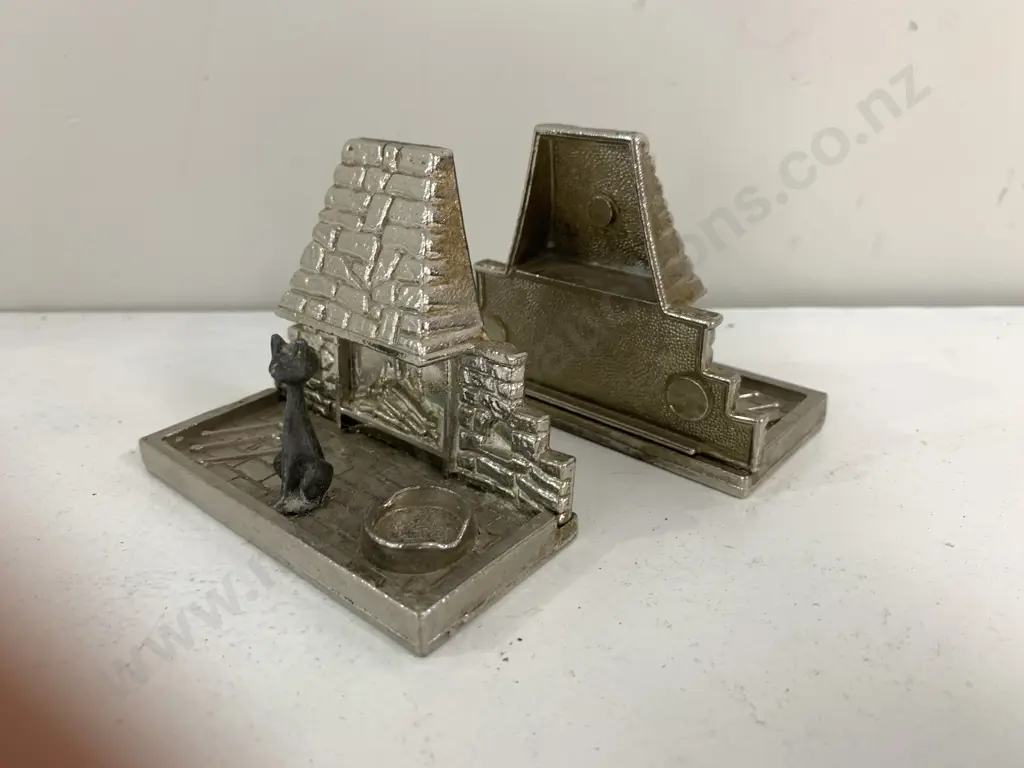 Decorative Pewter Effect Cat Book Ends Image 1++