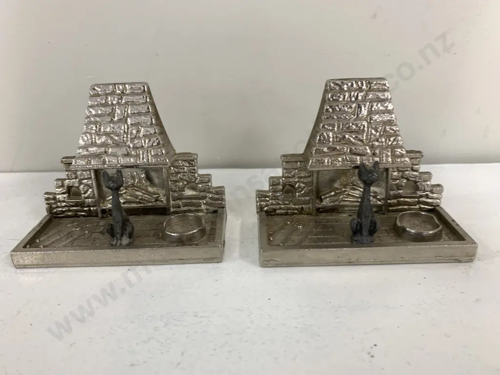 Decorative Pewter Effect Cat Book Ends Image 1++