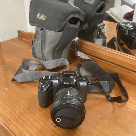 Pentax Z-70 SLR 35mm Film Camera, Sigma 28-200mm 1:3.8-5.6 Zoom Lens, Carry Case, New Battery