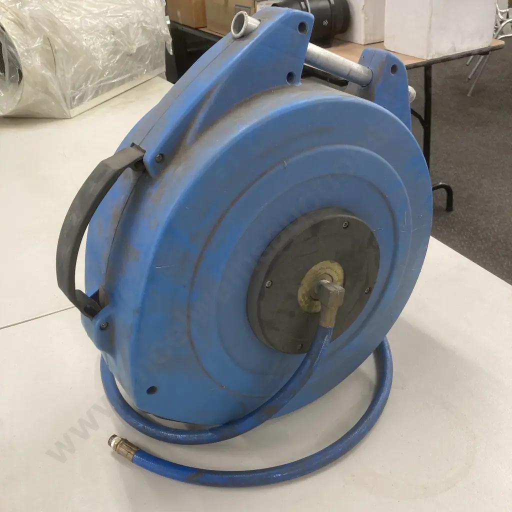 EURO Retractable Air Hose Reel & Hose, 3/8" 9.5mm 300Psi Image 1++
