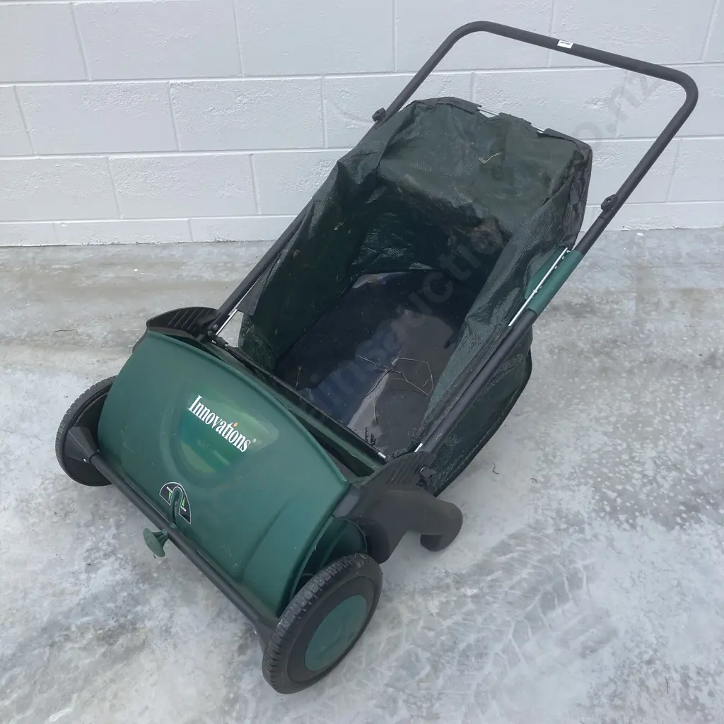 Innovations Leaf & Grass Collector With Catcher Image 1++