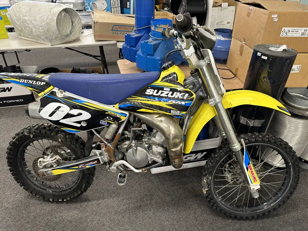 Yellow Suzuki Dirt Bike LM1RD17C191100203 Image 1++