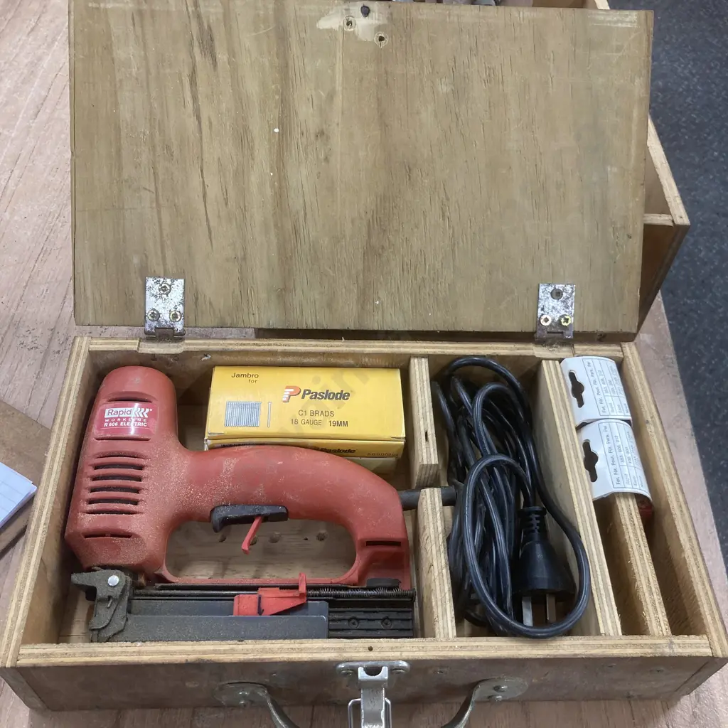 RAPID Workline 606 Electric Stapler IN Wooden Box Image 1++