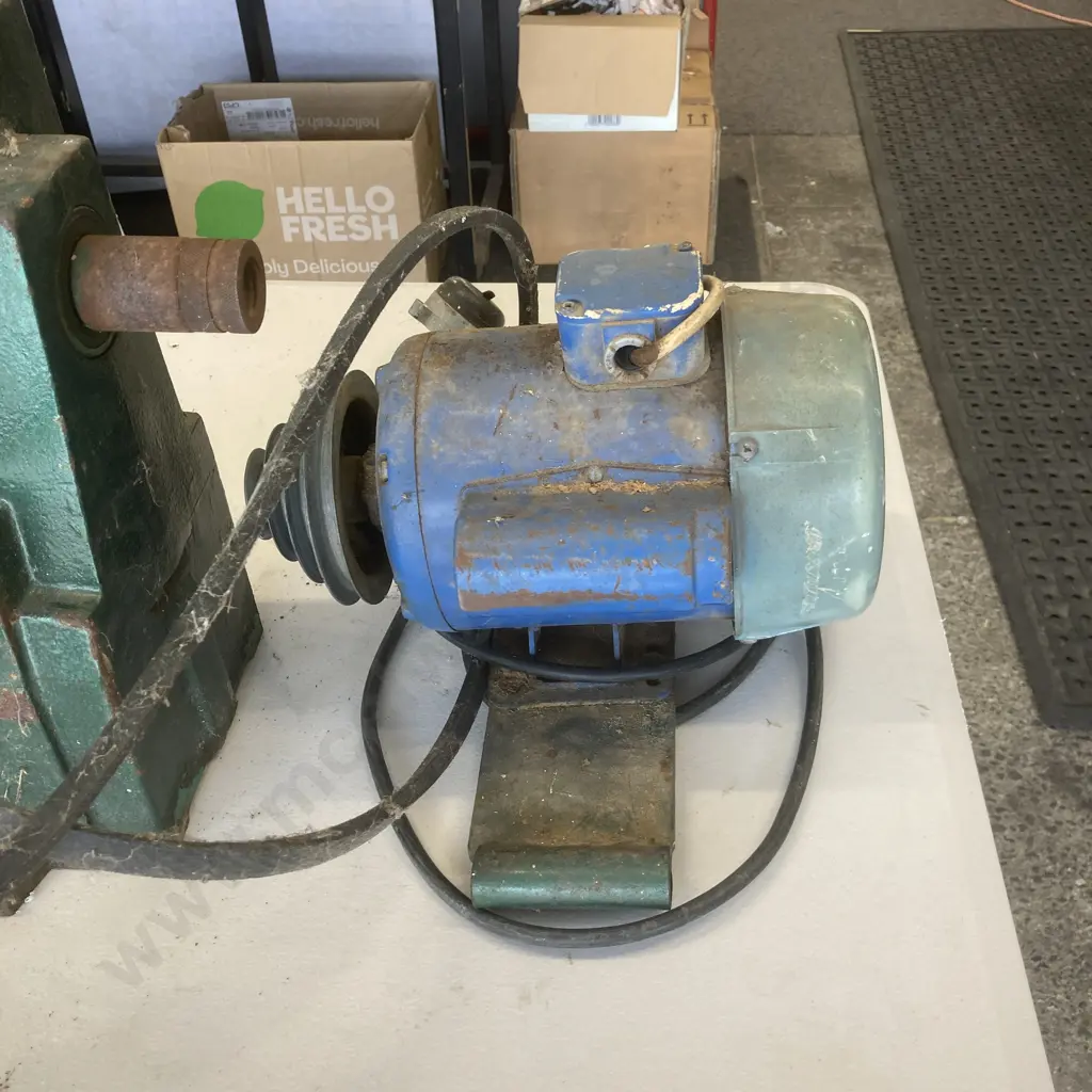 Niven 1000 Wood Lathe Image 1++