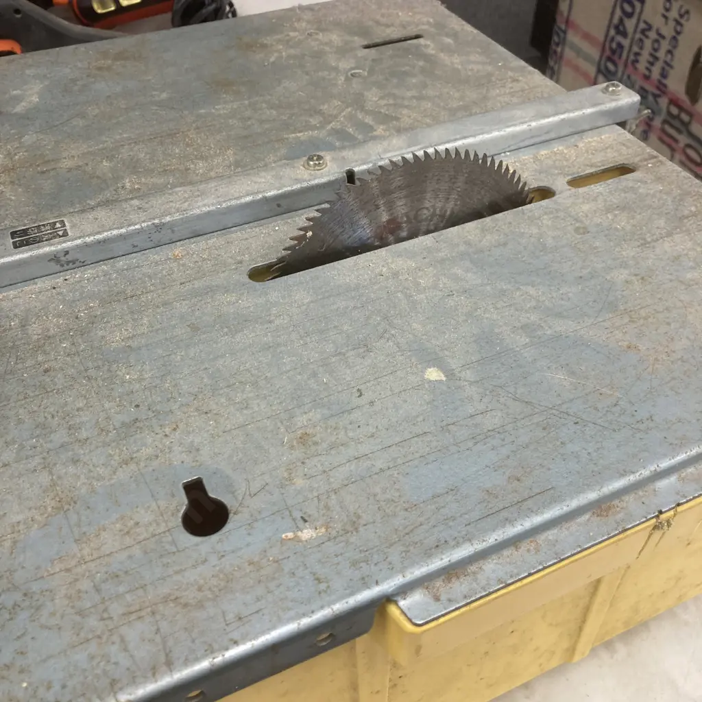 Vintage Hitachi Table Saw Image 1++