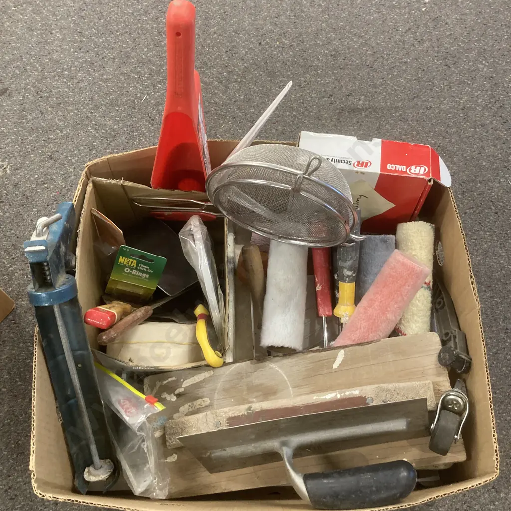 Box Lot Trowels, Painting Items, Hardware Etc Image 1++