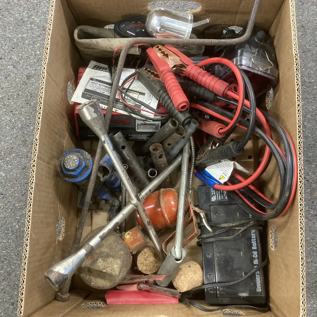 Box Lot Battery Charger, Jumper Leads, Jacks, Car Items Etc Image 1++