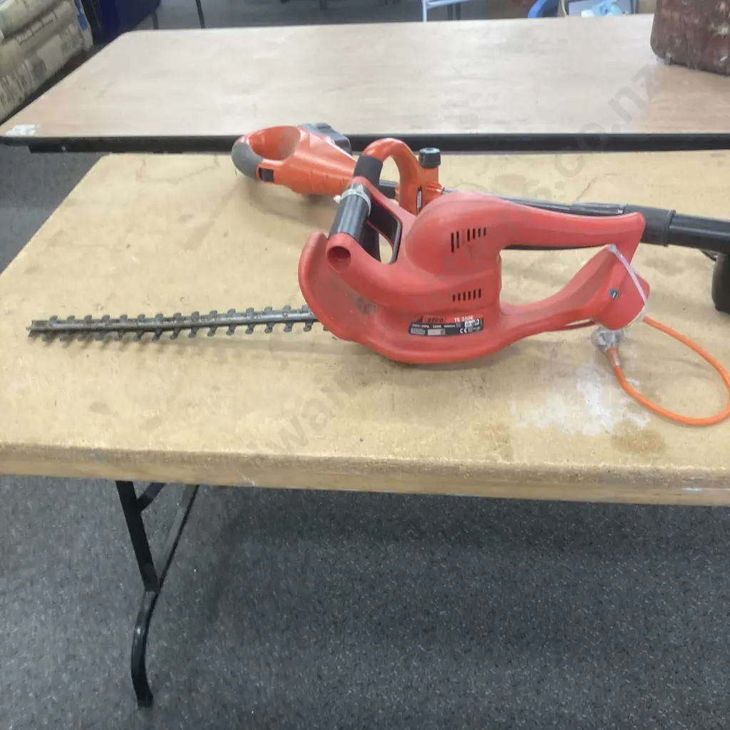 Black & Decker 18V Cordless Garden Tiller, Battery & Charger, Efco 350W Hedge Trimmer Image 1++