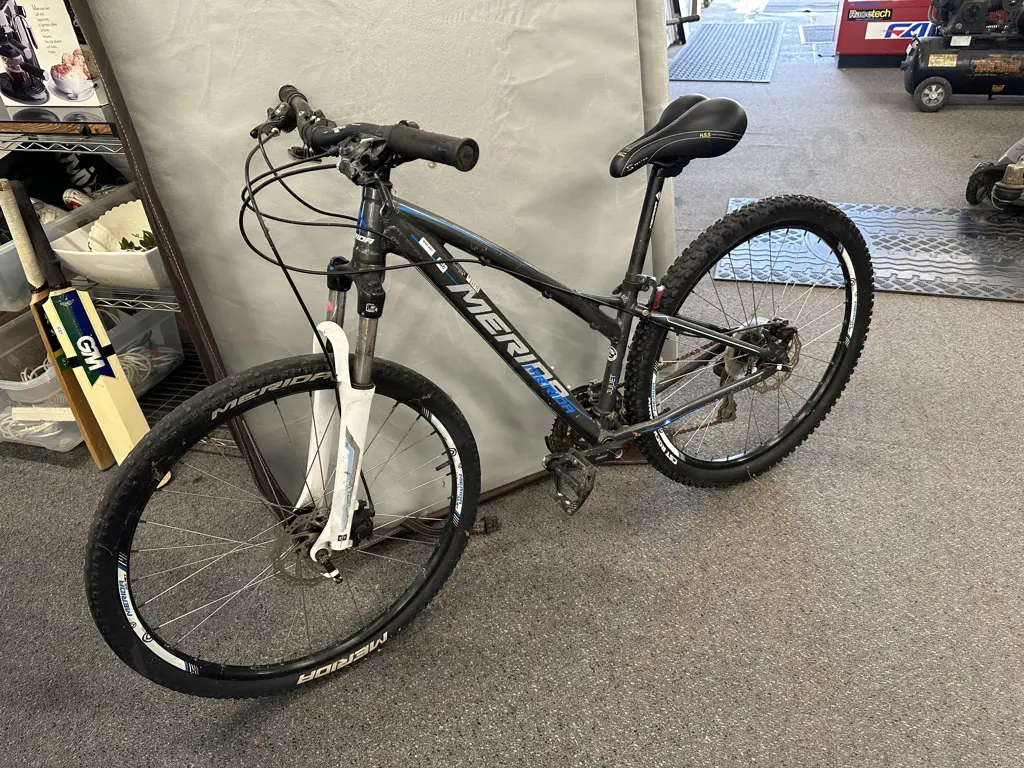 Grey Merida Juliet Bike Image 1++