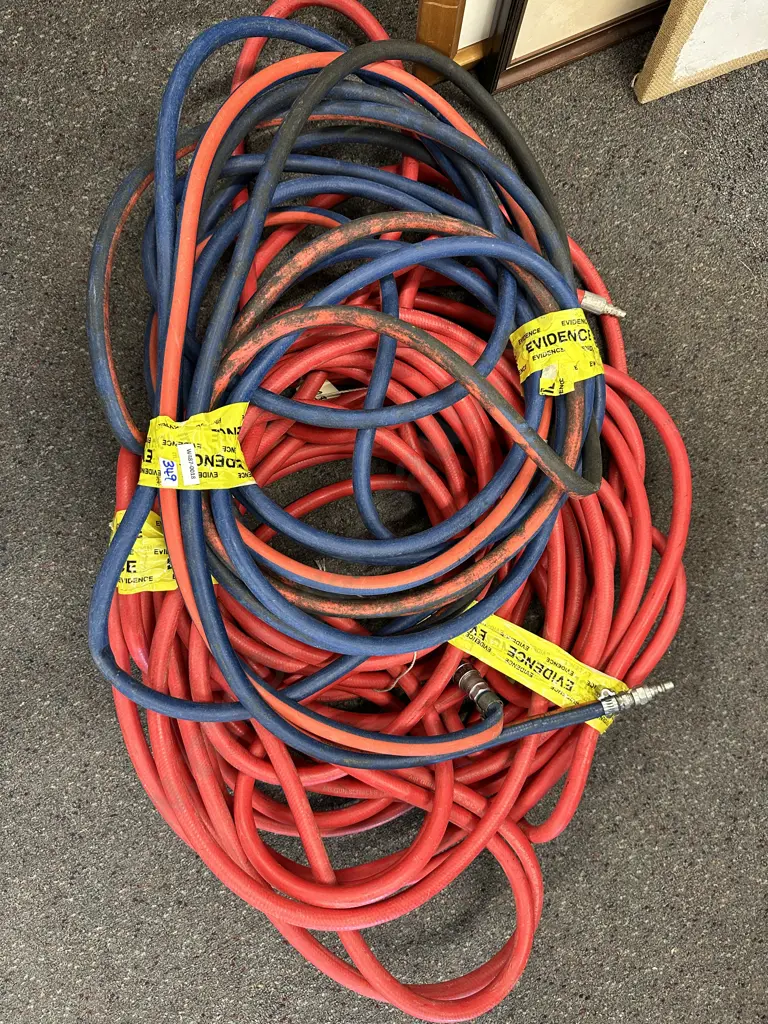 Pair of Air Hoses Image 1++