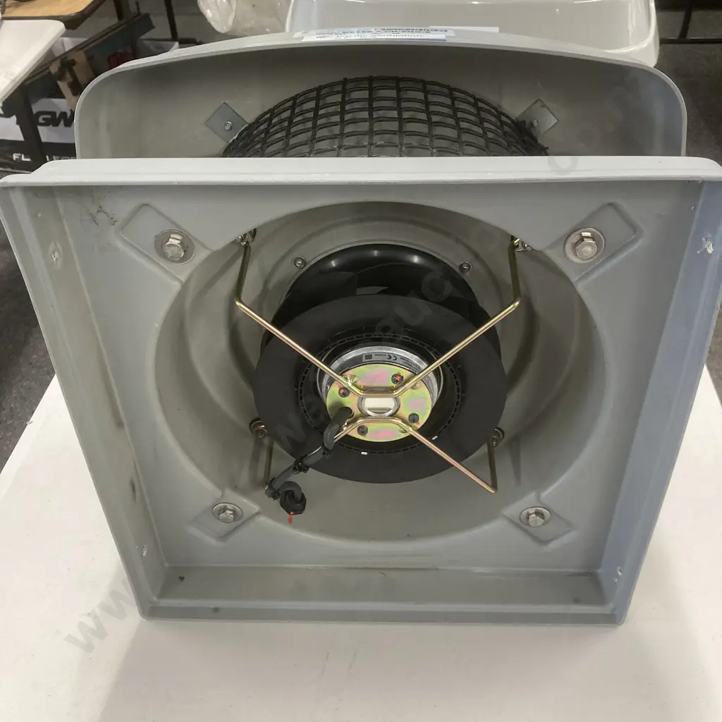Pacific Ventilation CS Series Supply Air Roof Centrifugal Fan, Model CS190-A3:N:SNG:S Image 1++