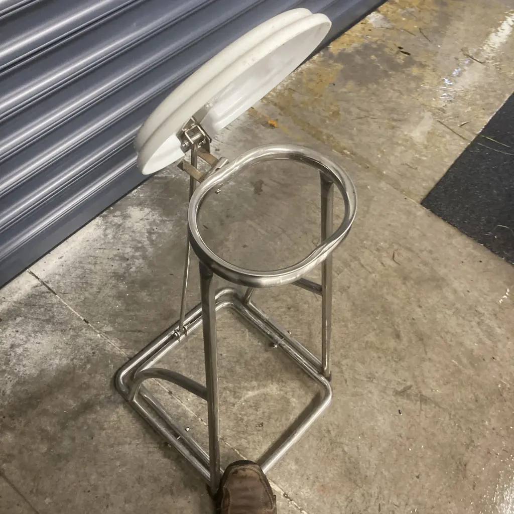 Cubro Hands Free Rubbish Bin Image 1++