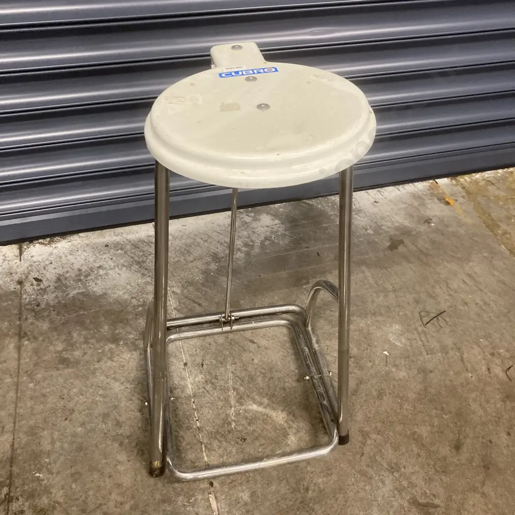 Cubro Hands Free Rubbish Bin Image 1++