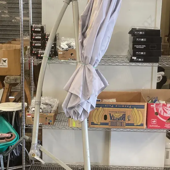 Cantilever Market Umbrella