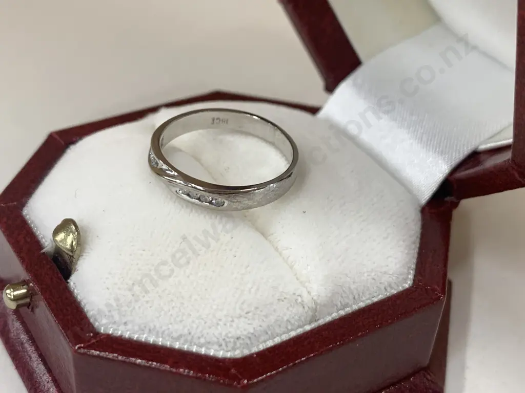 18ct White gold Diamond Wedding Band. Valuation $2000 Image 1++